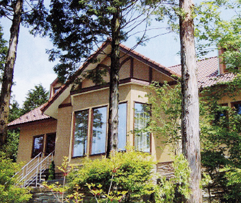 高原の中の別荘風景